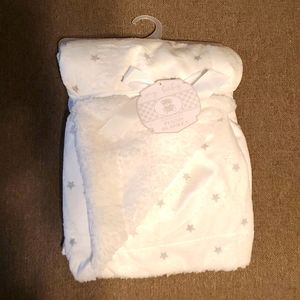 NWT, super soft plush baby blanket